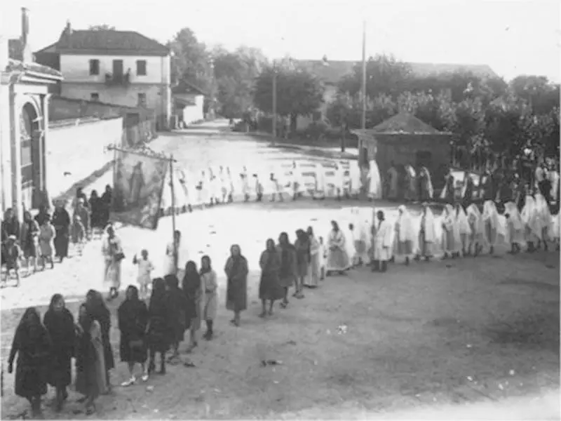 Vetro. 1930 circa Via Fossano e il peso pubblico